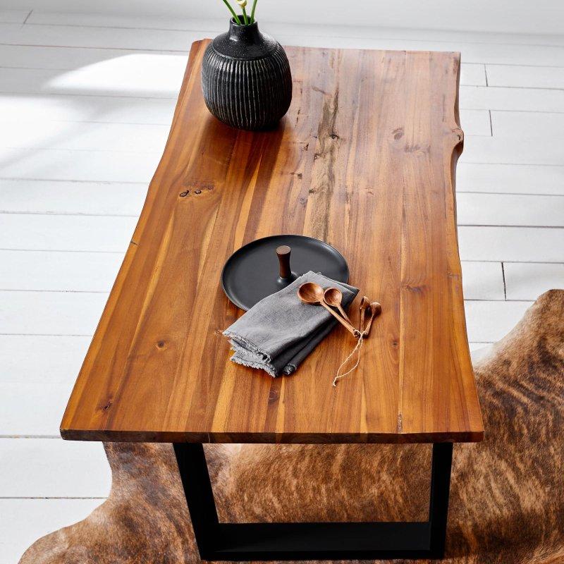 Akaçya Ahşap Baumkanteli 140x85 cm Mutfak Masası Siyah Metal Ayaklı 4 Sandalyeli ve Bankolu Takım - 88678