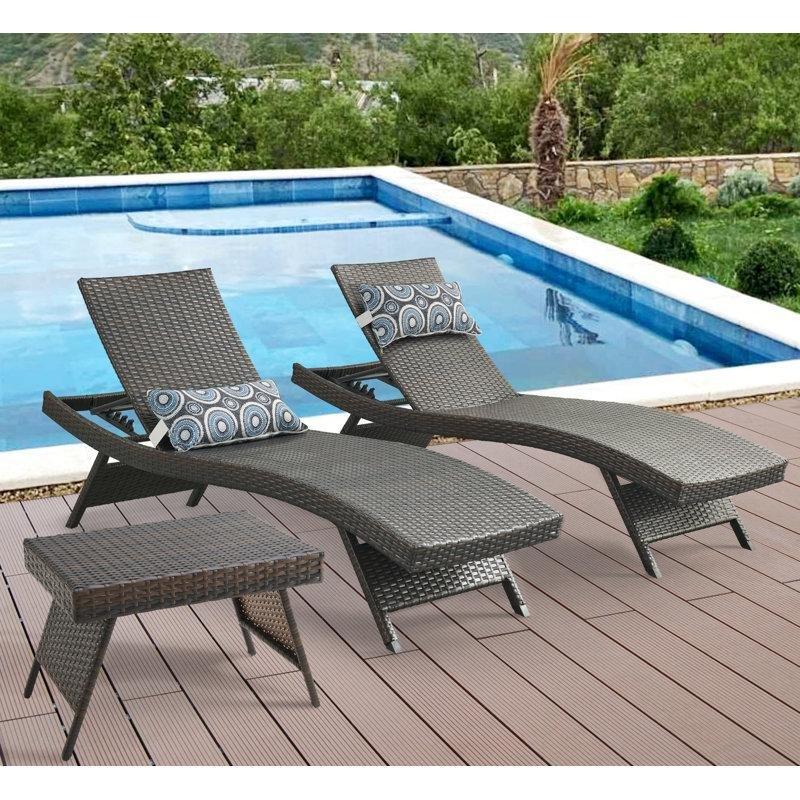 3 Parça Rattan Dinlenme Koltuğu Seti (2 Şezlong + Yan Sehpa)-41 x 64 x 201 cm - 109514