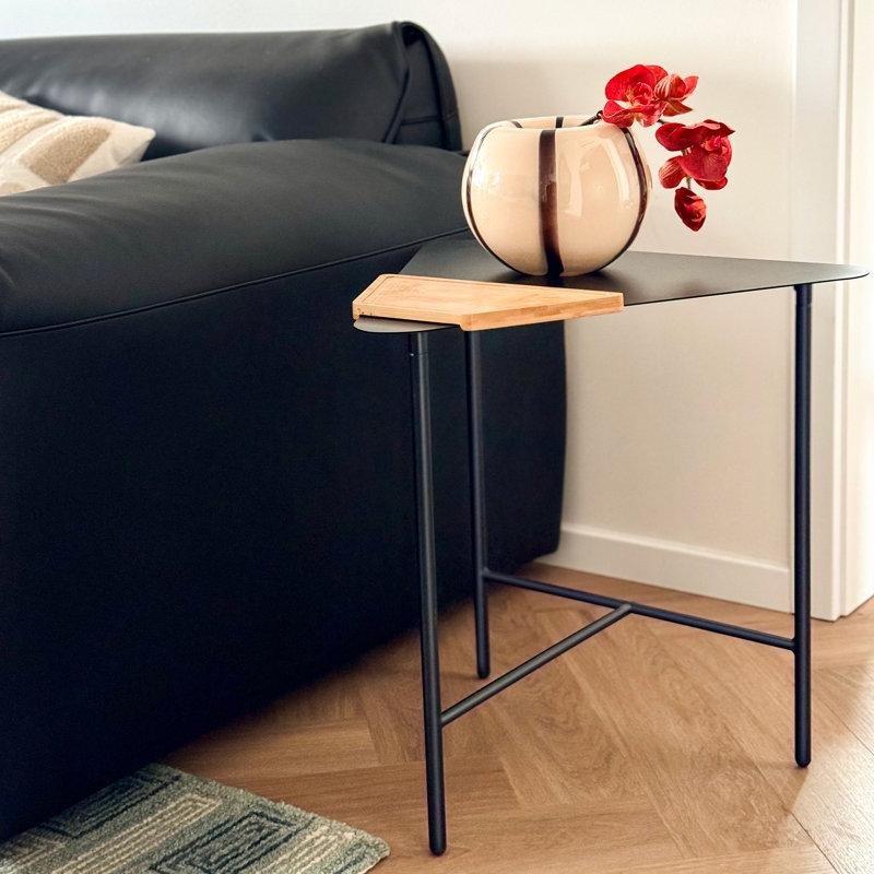 Gri Çelik Bambu Kakma Detaylı Üçgen Yan Sehpa-53x42x42 cm - 113169