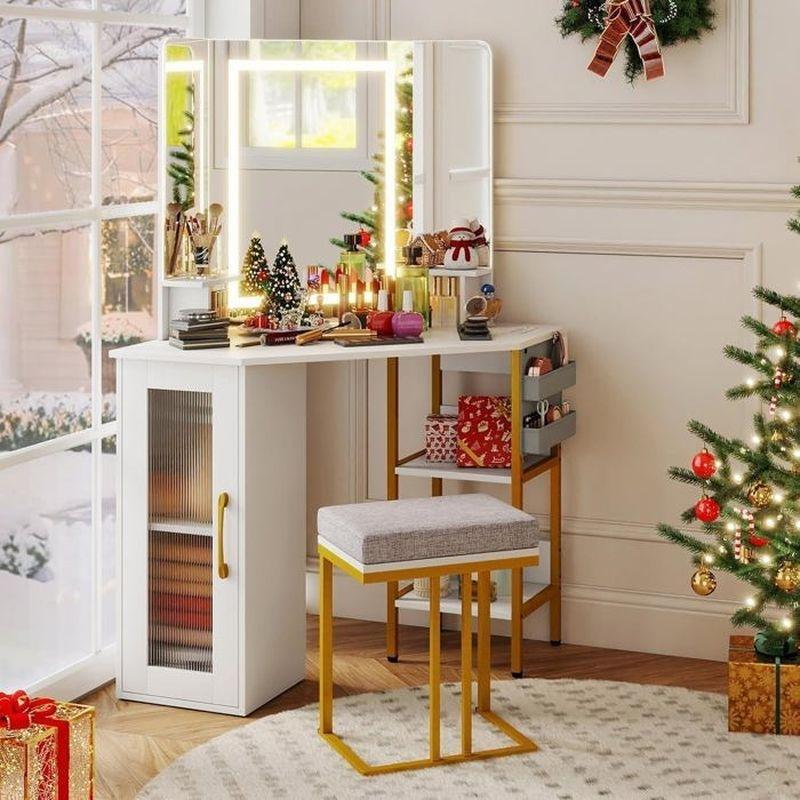 Beyaz Gold Köşe Tasarımlı Şarj İstasyonlu Üç Aynalı Işıklı Tabureli Makyaj Masası - 108x50x143 cm - 122110