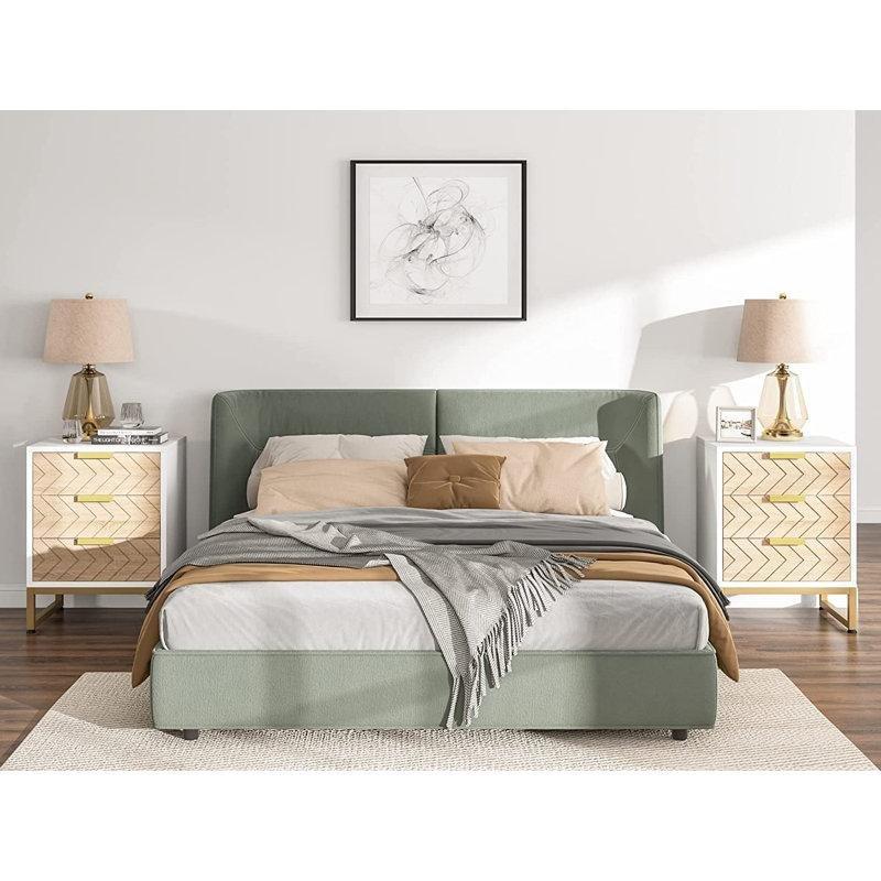 Beyaz Gold Metal Ayaklı 3 Çekmeceli Balıksırtı Desenli Komodin - 45x40x60 cm - 127175