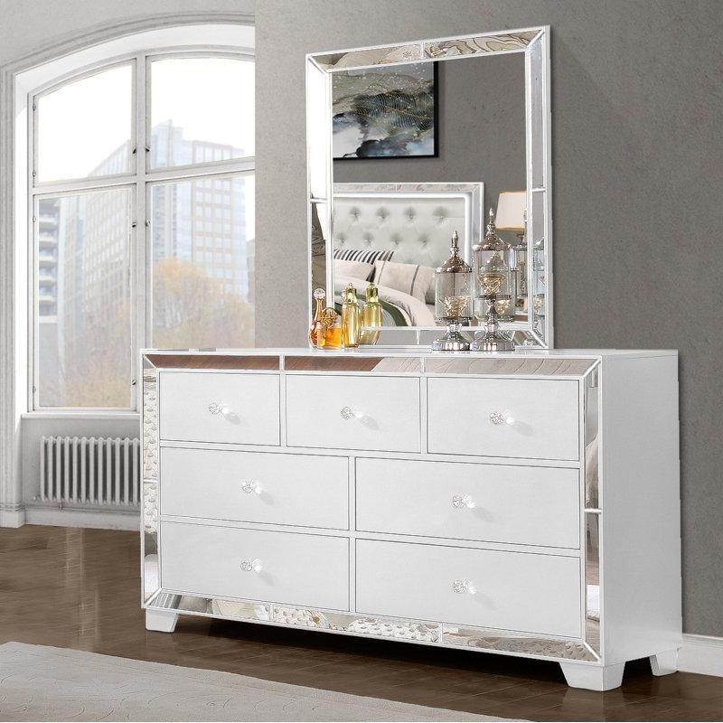 Beyaz Masif Ahşap Kristal Kulp Detaylı 7 Çekmeceli Aynalı Şifonyer - 145 cm - 123990