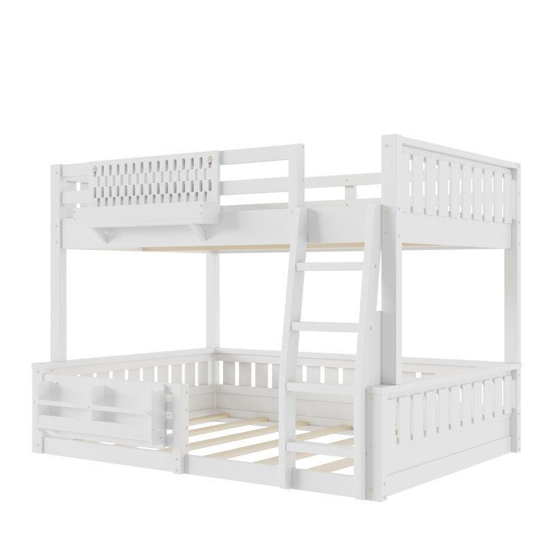 Beyaz Masif Çam Kitaplıklı ve Panolu Geniş Alt Yataklı Ranza - 160x215 cm - 124758