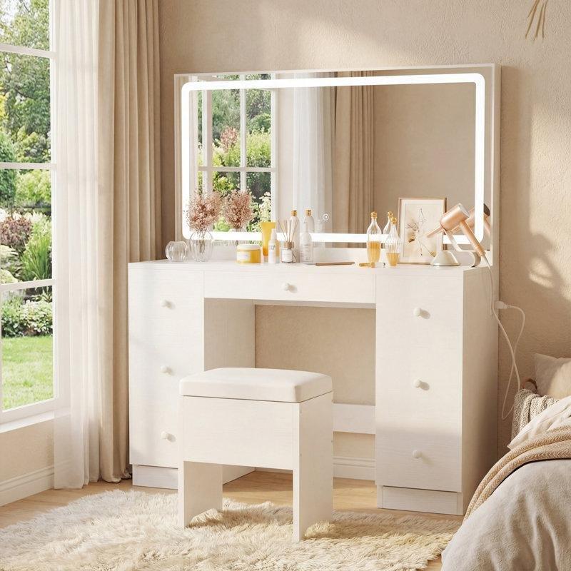 Beyaz MDF 7 Çekmeceli LED Işıklı ve Priz Çıkışlı Puflu Makyaj Masası - 118x40x144 cm - 121894