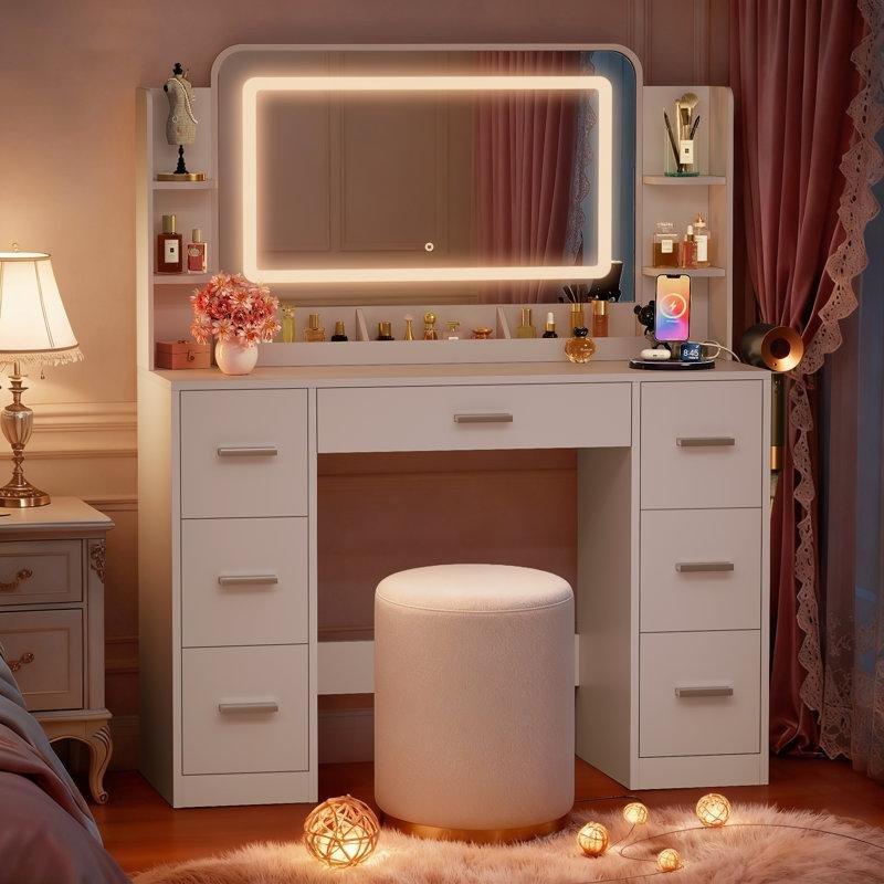 Beyaz MDF LED Işıklı ve Şarj İstasyonlu 7 Çekmeceli Makyaj Masası - 110x40x137 cm - 121627