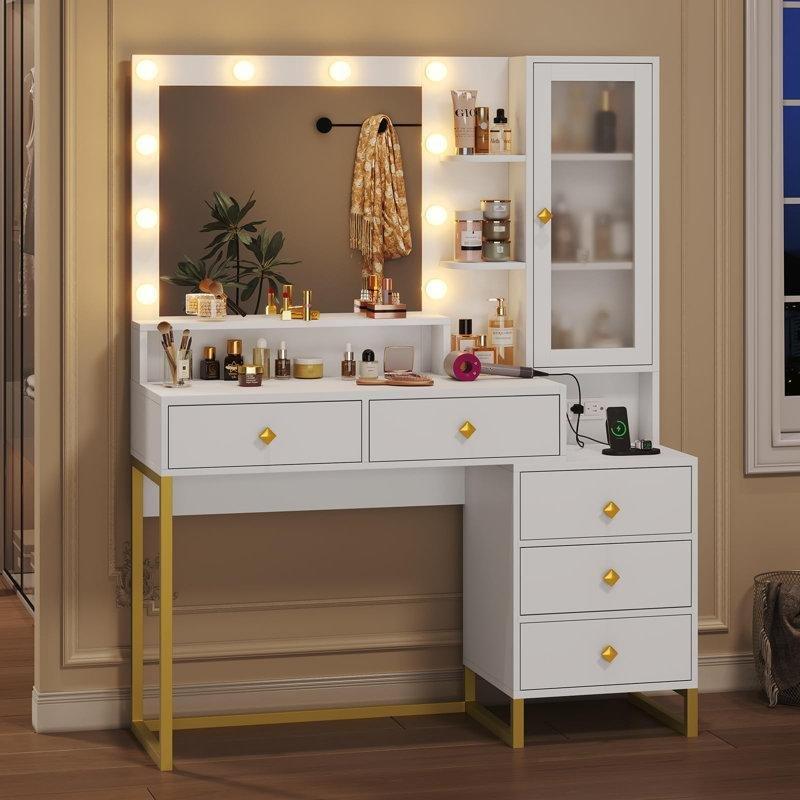 Beyaz ve Gold Metal Ahşap 10 LED Işıklı Priz ve USB Çıkışlı Cam Dolaplı Makyaj Masası - 101x41x143 cm - 121867