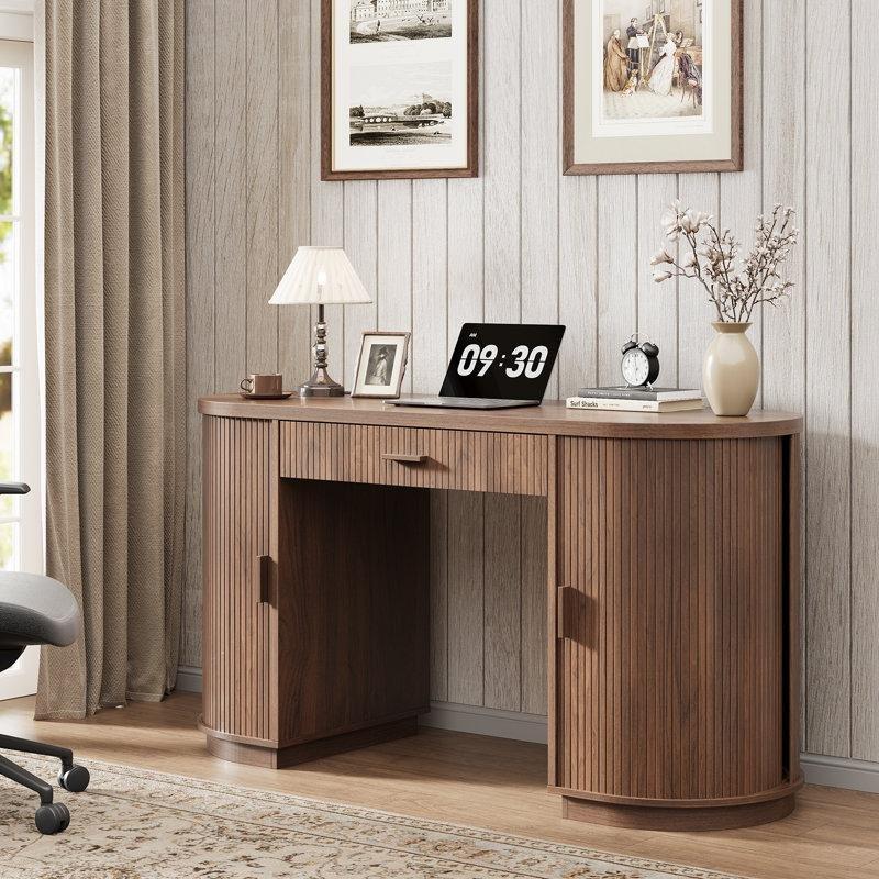 Ceviz MDF USB Type-C Girişli Çekmeceli Raflı Bilgisayar Masası-147x53x78 cm - 116394