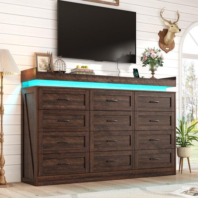 Ceviz Rengi Endüstriyel Ahşap LED Işıklı ve Şarj İstasyonlu 12 Çekmeceli Şifonyer - 181x117 cm - 122725