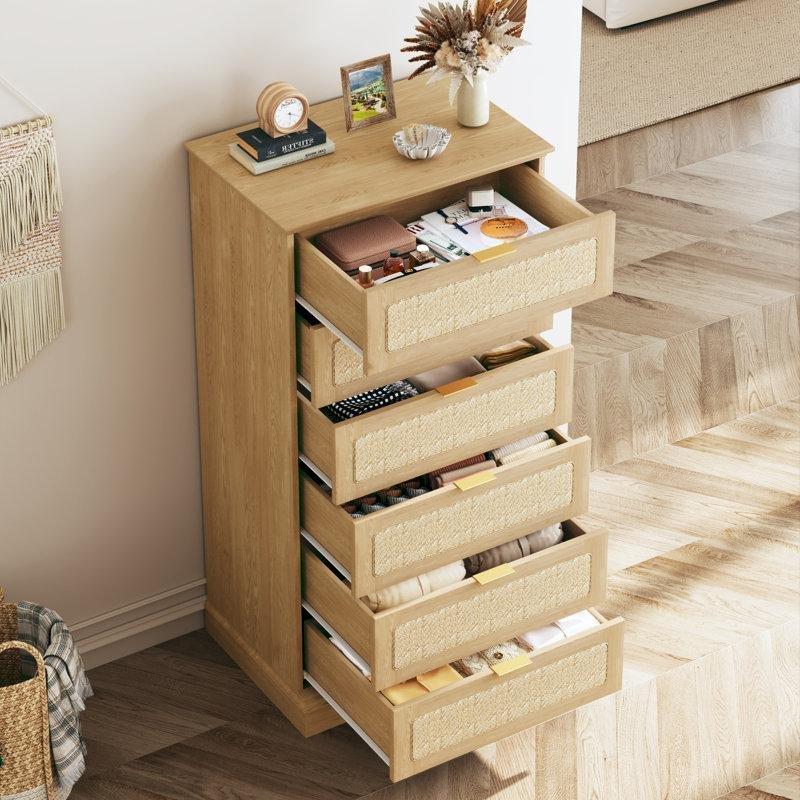 Doğal Ahşap Rengi Rattan Detaylı Gold Kulplu 6 Çekmeceli Yüksek Şifonyer - 61x43x129 cm - 122974