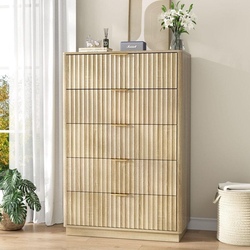 Doğal Meşe Endüstriyel Ahşap Yivli Tasarım Gold Kulp 5 Çekmeceli Şifonyer - 74x40x122 cm - 122860