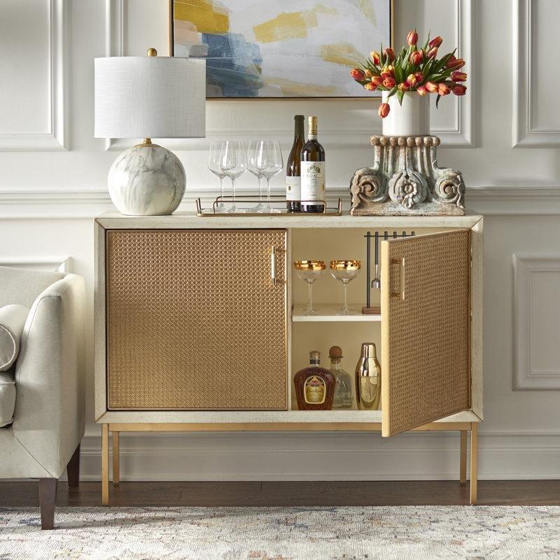 Eskitme Beyaz Rattan ve Ahşap 2 Kapaklı Gold Konsol - 120x40x91 cm - 129010