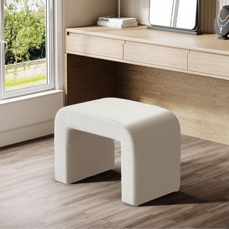Beyaz Suni Kaşmir Kumaş Endüstriyel Ahşap Ayaklı Makyaj Sandalyesi - 60 cm - 146196