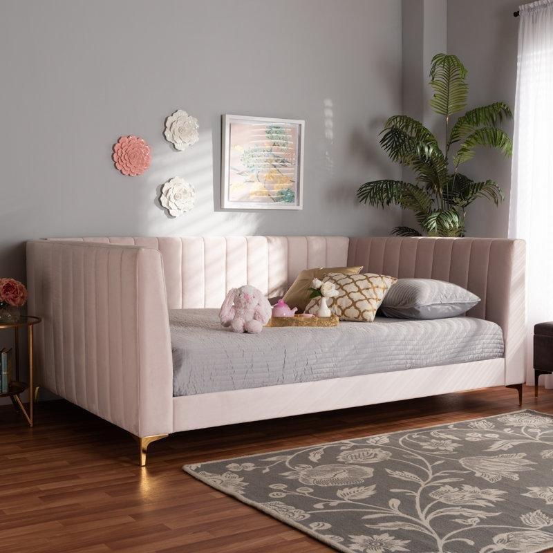 Kadife Döşemeli Dikey Kanallı Metal Ayaklı Divan Karyola - 148x230 cm - 142756