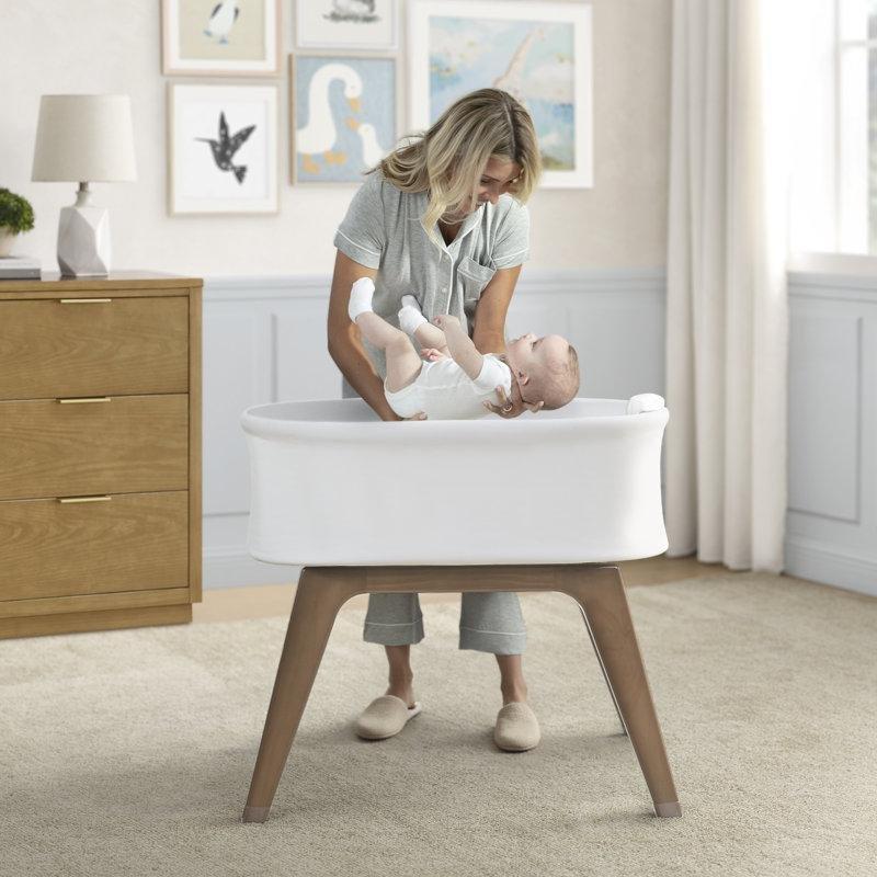 Kahverengi Masif Ahşap Ağlama Sensörlü Otomatik Sallanan Bluetoothlu Anne Yanı Beşik - 85x64 cm - 161563
