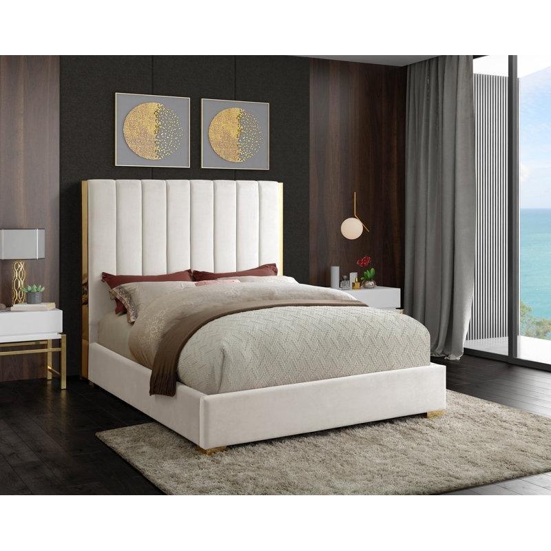 Krem Kadife Gold Detaylı Dikey Kapitoneli Yatak Başlığı - 176 cm - 145005