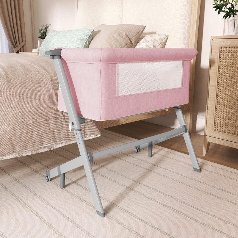 Pembe Metal ve Plastik Ayarlanabilir Tekerlekli Anne Yanı Beşik - 90x56 cm - 161614