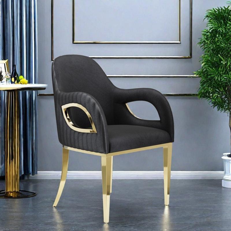 Siyah Kadife Döşemeli Kapitoneli Kolçaklı Gold Sandalye - 145986