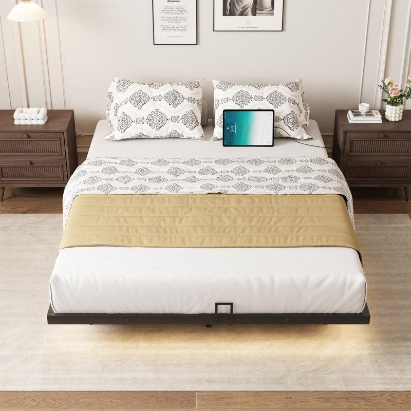 Siyah Metal LED Işıklı ve Şarj İstasyonlu Yüzen Tasarım Karyola - 138x191 cm - 142360