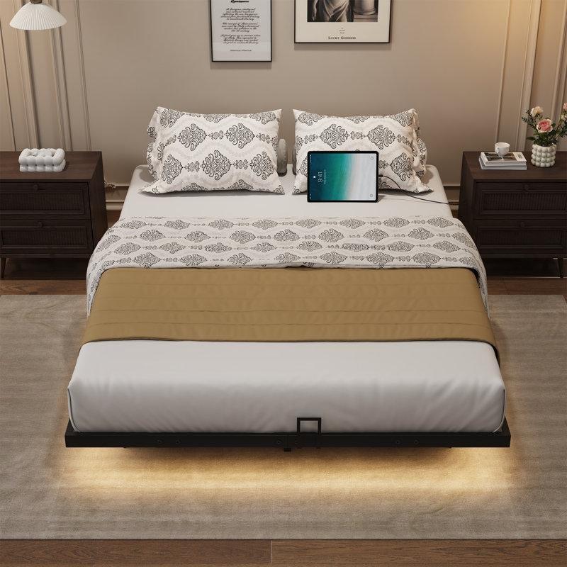Siyah Metal LED Işıklı ve Şarj İstasyonlu Yüzen Tasarım Karyola - 138x191 cm - 142360