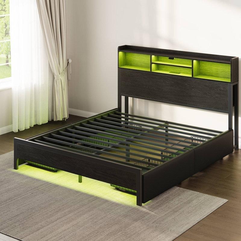 Siyah Metal ve Endüstriyel Ahşap LED Aydınlatmalı USB Girişli 4 Çekmeceli Raflı Başlıklı Karyola - 143x214 cm - 142285