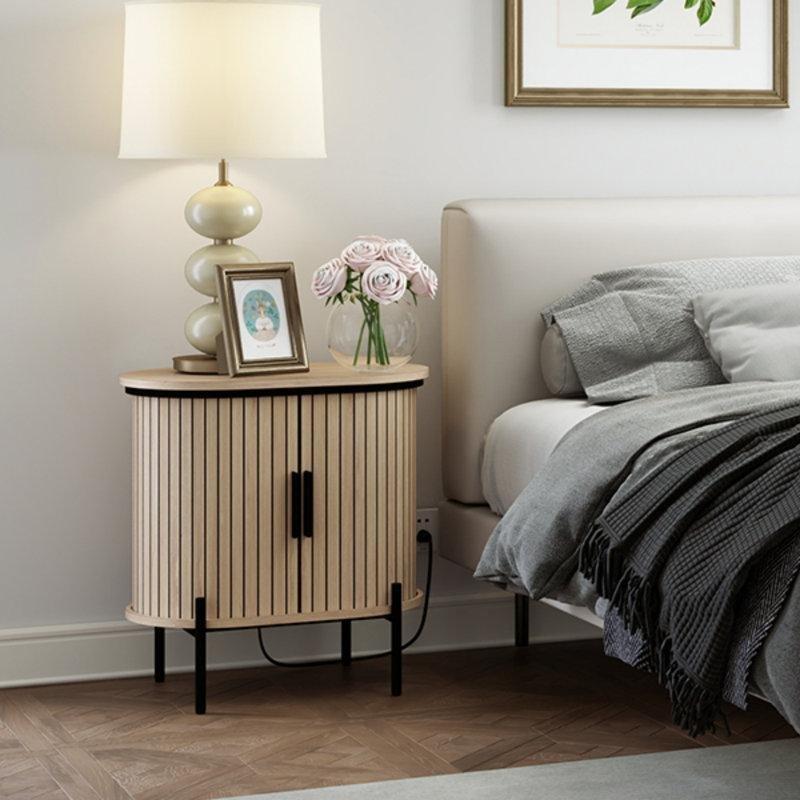Ahşap Rengi ve Siyah MDF Metal USB Şarjlı Yivli Kapaklı Oval Komodin - 56x35 cm - 224132