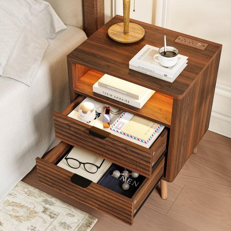 Akıllı LED Işıklı Prizli ve USB Girişli Dalgalı Çekmeceli MDF Komodin - 50x40x60 cm - 224580