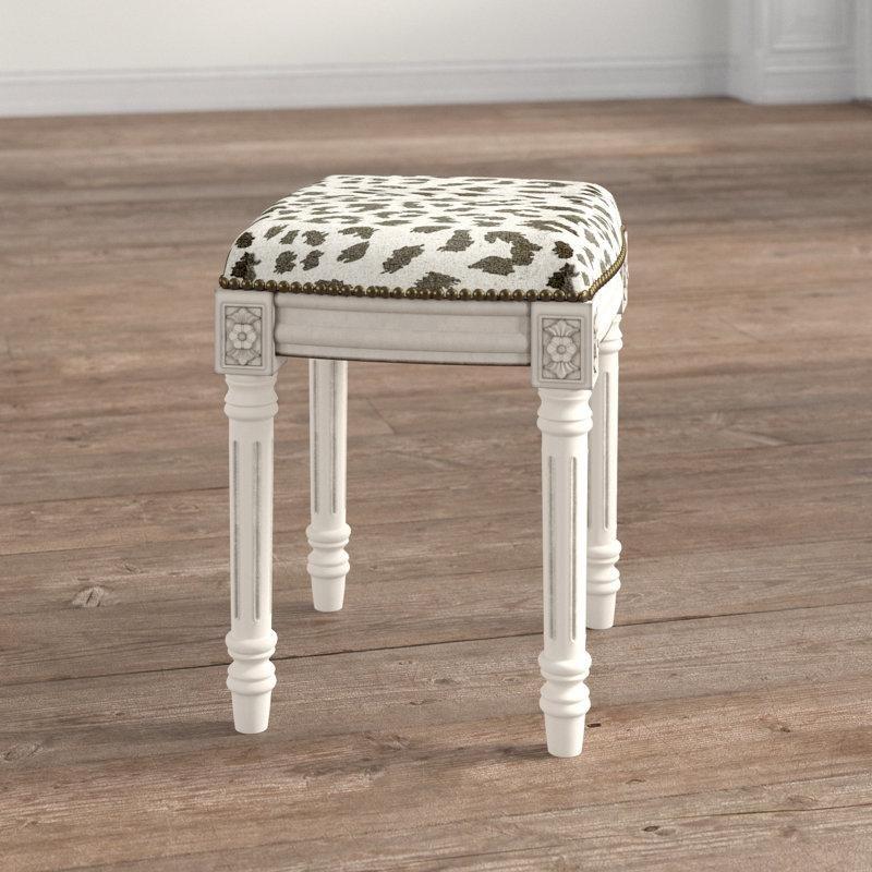 Antik Beyaz Masif Ahşap Leopar Desenli Tornalı Ayaklı Makyaj Masası Pufu - 49x41x39 cm - 233222