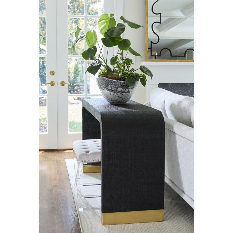 Bej Kapitoneli Şeffaf Akrilik Zımba Detaylı Makyaj Masası Pufu - 61x41 cm - 233131