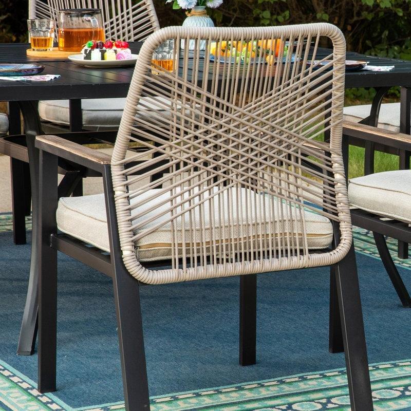 Bej Minderli Siyah Metal Rattan Kollu 8li Bahçe Sandalyesi Seti - 173291
