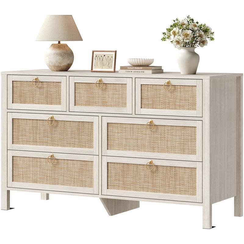 Beyaz Krem Meşe MDF Rattan Dokulu 7 Çekmeceli Gold Metal Kulplu Şifonyer - 130 cm - 182381