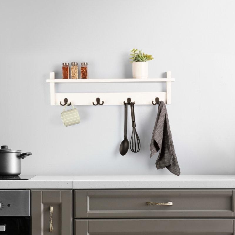 Beyaz MDF ve Metal 4 Kancalı Eskitme Tasarım Askılı Duvar Rafı - 77 cm - 179438