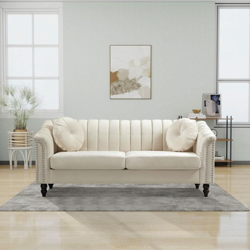 Beyaz Mikro Süet Kapitoneli ve Zımba Detaylı Masif Ahşap İskeletli Koltuk Takımı - 192337