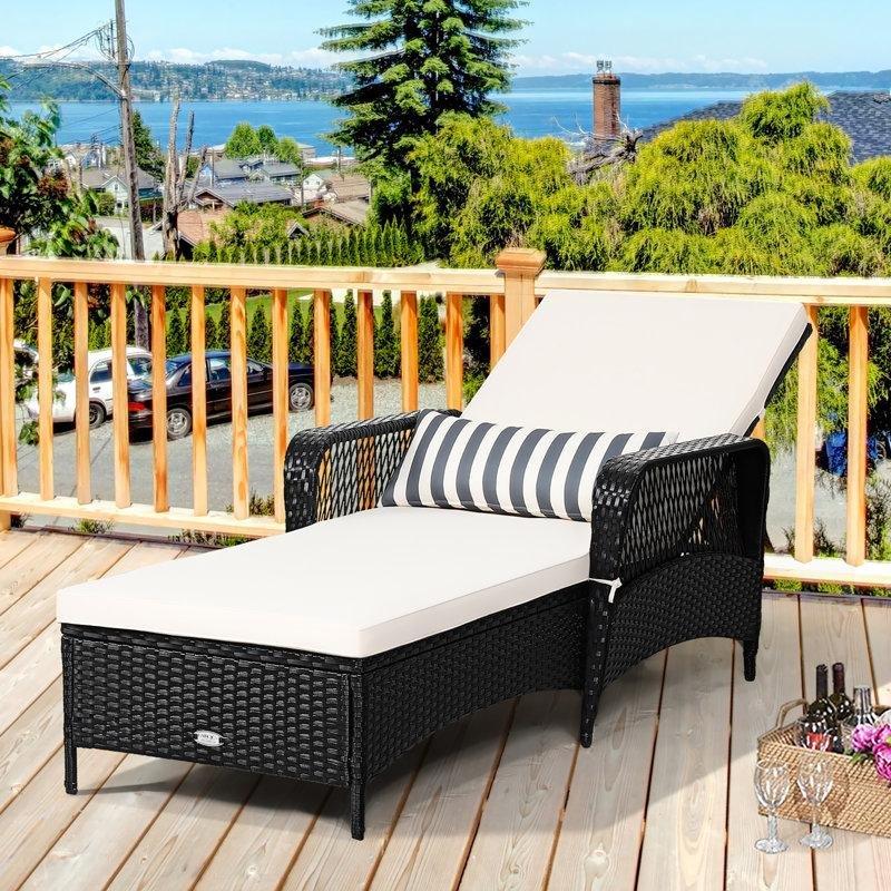Beyaz Minderli Rattan Ayarlanabilir Kollu Şezlong - 201 cm - 171619