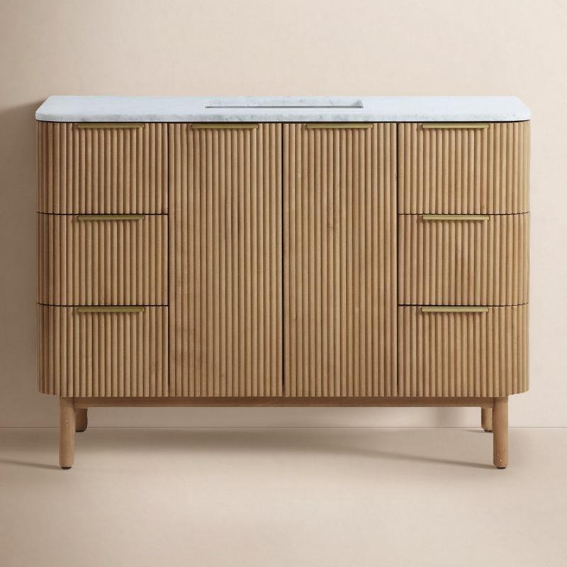 Carrara Mermer Tezgahlı Masif Huş Ağacı Yavaş Kapanır Gold Kulplu Banyo Lavabo Dolabı - 124 cm - 199137