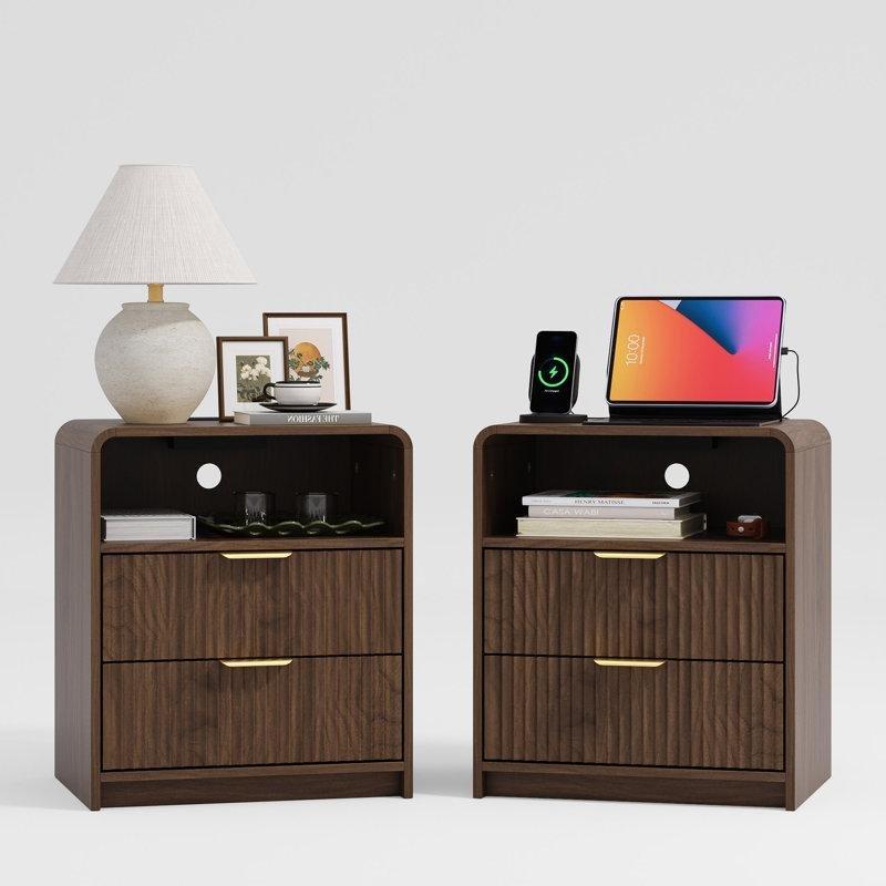Ceviz Rengi Masif ve MDF Ahşap Yivli Prizli İkili Komodin Seti - 60x56x41 cm - 223250