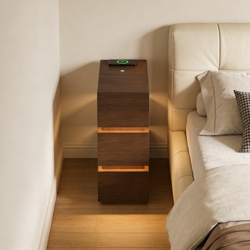 Ceviz Rengi MDF LED Işıklı Kablosuz Şarjlı 3 Çekmeceli Fitilli Akıllı Komodin - 24x50x60 cm - 222542