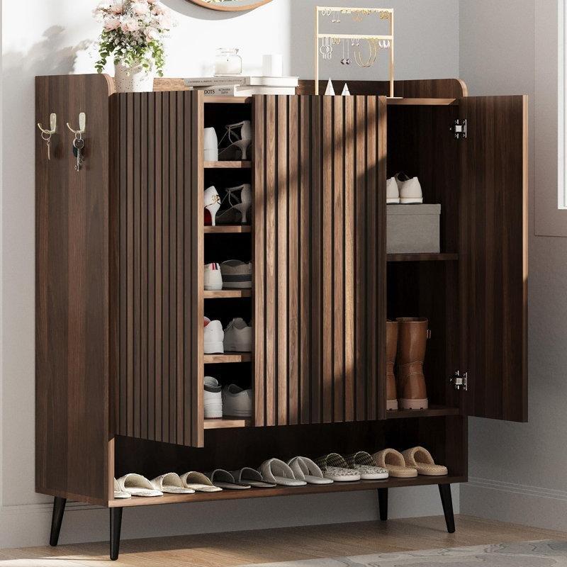 Kahverengi Ahşap 3 Kapılı 6 Raflı Çizme Bölmeli ve Kancalı Ayakkabılık - 110x97x38 cm - 228240