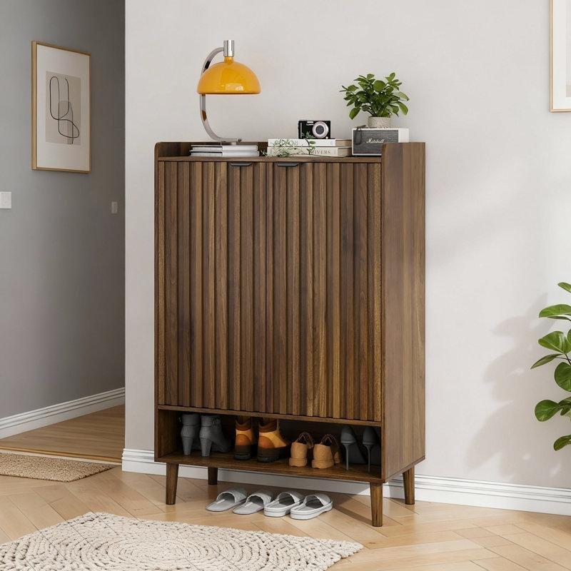 Kahverengi Ahşap Fitilli Panelli 2 Kapaklı Ayarlanabilir Raflı Ayakkabılık - 111x75x37 cm - 229673