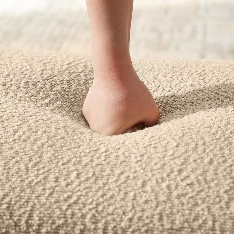 Kahverengi Buklet Kumaş Masif Ahşap Ayaklı Kolçaklı Yatak Ucu Pufu - 133 cm - 164899