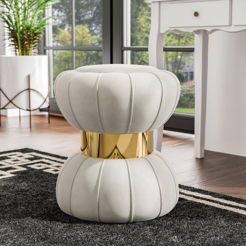 Krem Kadife Gold Bantlı Papyon Tasarım Makyaj Masası Pufu - 233868