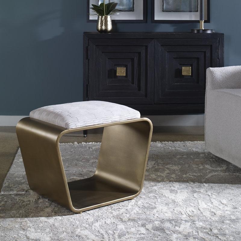 Krem Piliseli Kumaş Döşemeli Gold Metal Halka Ayaklı Makyaj Masası Pufu - 61x41 cm - 232938