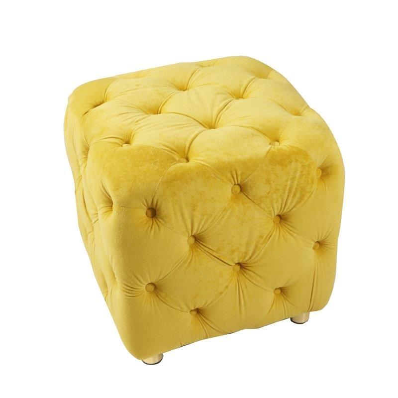 Sarı Kadife Kapitoneli Zımba Detaylı Saklama Alanlı Makyaj Masası Pufu - 47x47 cm - 233525