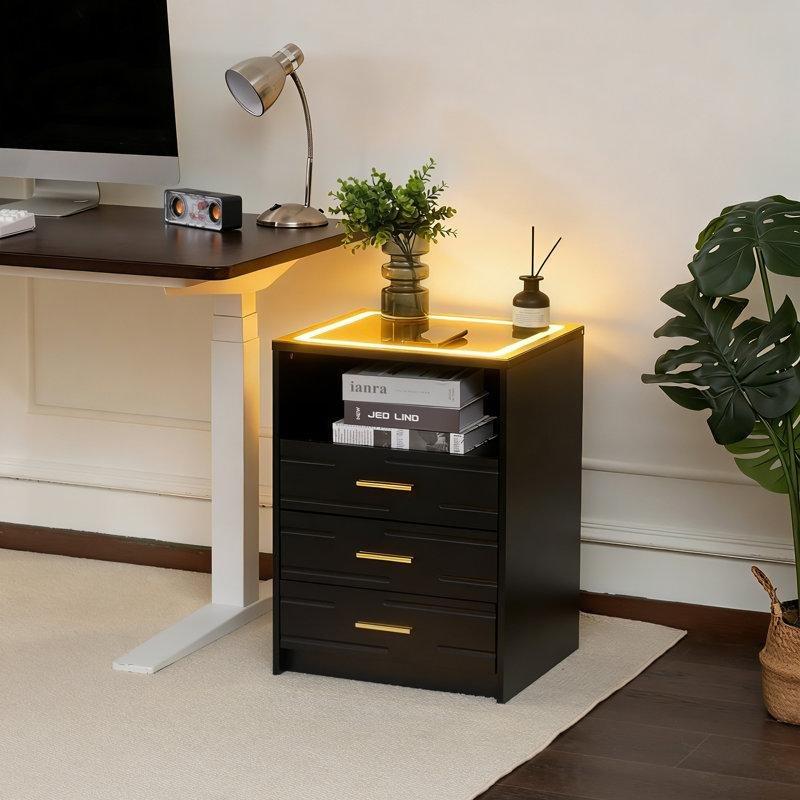 Siyah Cam Üst Yüzeyli LED Işıklı ve Şarj İstasyonlu 3 Çekmeceli Komodin - 222664