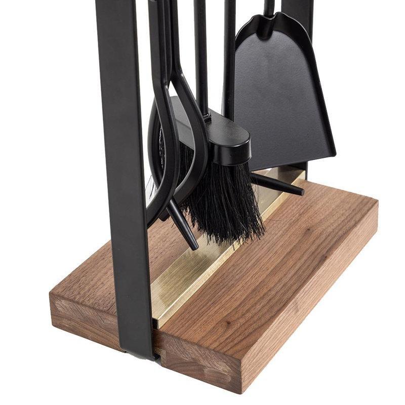 Siyah Çelik ve Ceviz Ahşap Pirinç Detaylı 5 Parçalı Şömine Maşa Takımı - 69 cm - 188548
