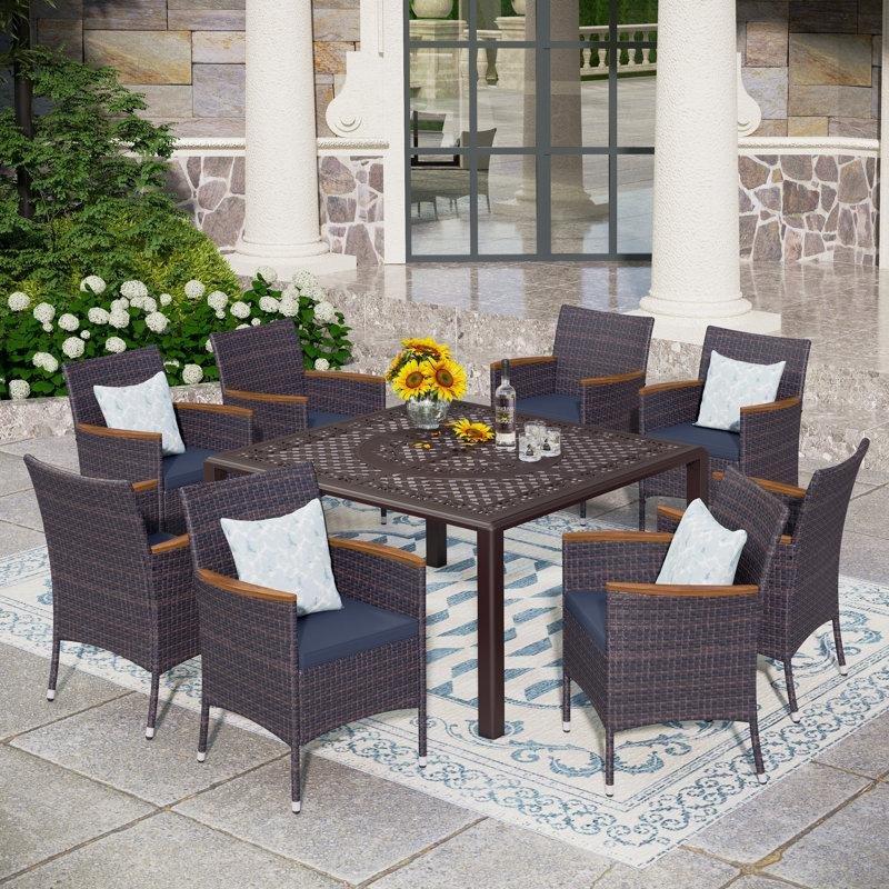 Siyah Dökme Alüminyum ve Kahverengi Rattan 8 Kişilik Minderli Kare Bahçe Masa Takımı - 136x136 cm - 213309