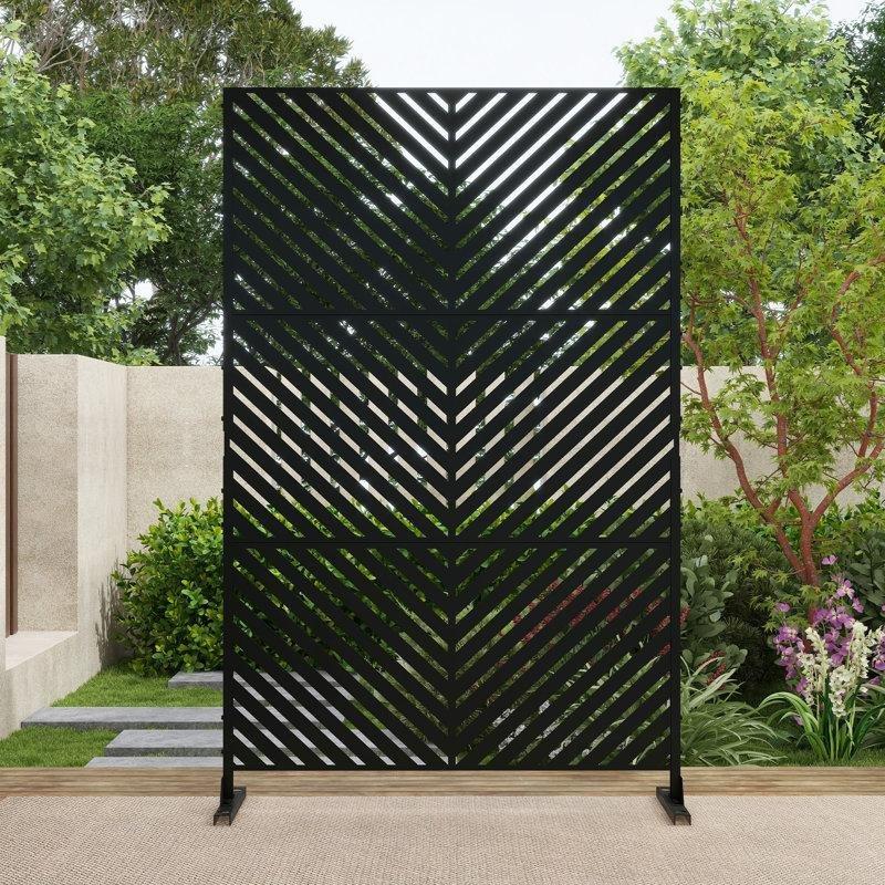 Siyah Galvanizli Çelik Lazer Kesim Çizgili Desenli Bahçe Paravanı - 190x120 cm - 172807