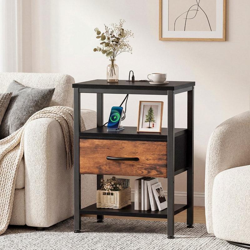 Siyah Metal Ayaklı Rustik Kahverengi Prizli ve USBli Raflı Çekmeceli Komodin - 68x40x30 cm - 224092