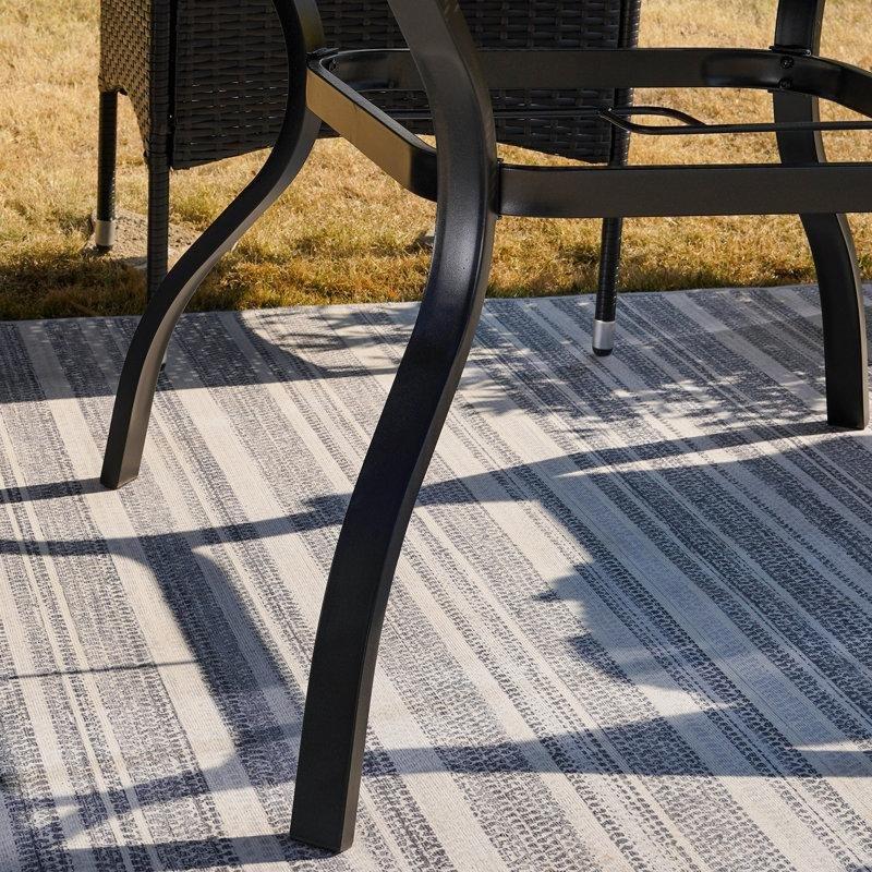 Siyah Metal İstiflenebilir Sandalyeli Şemsiye Delikli Kare Bahçe Masa Takımı - 94x94 cm - 214872