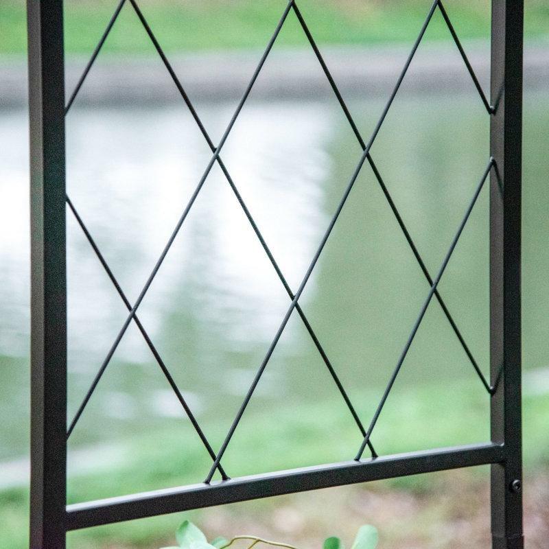 Siyah Metal Kemerli ve Kafes Desenli Bahçe Kapısı - 129x49x216 cm - 172719