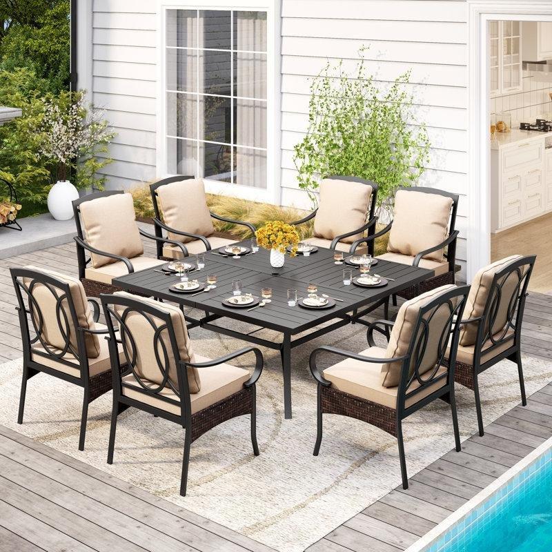 Siyah Metal Şemsiye Delikli Rattan 8 Kişilik Bahçe Masa Takımı Bej Minderli - 214180